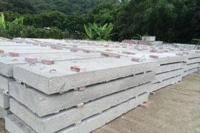 鋼筋混凝土蓋板模具澆筑水泥蓋板時應(yīng)使用哪種級別的鋼筋？